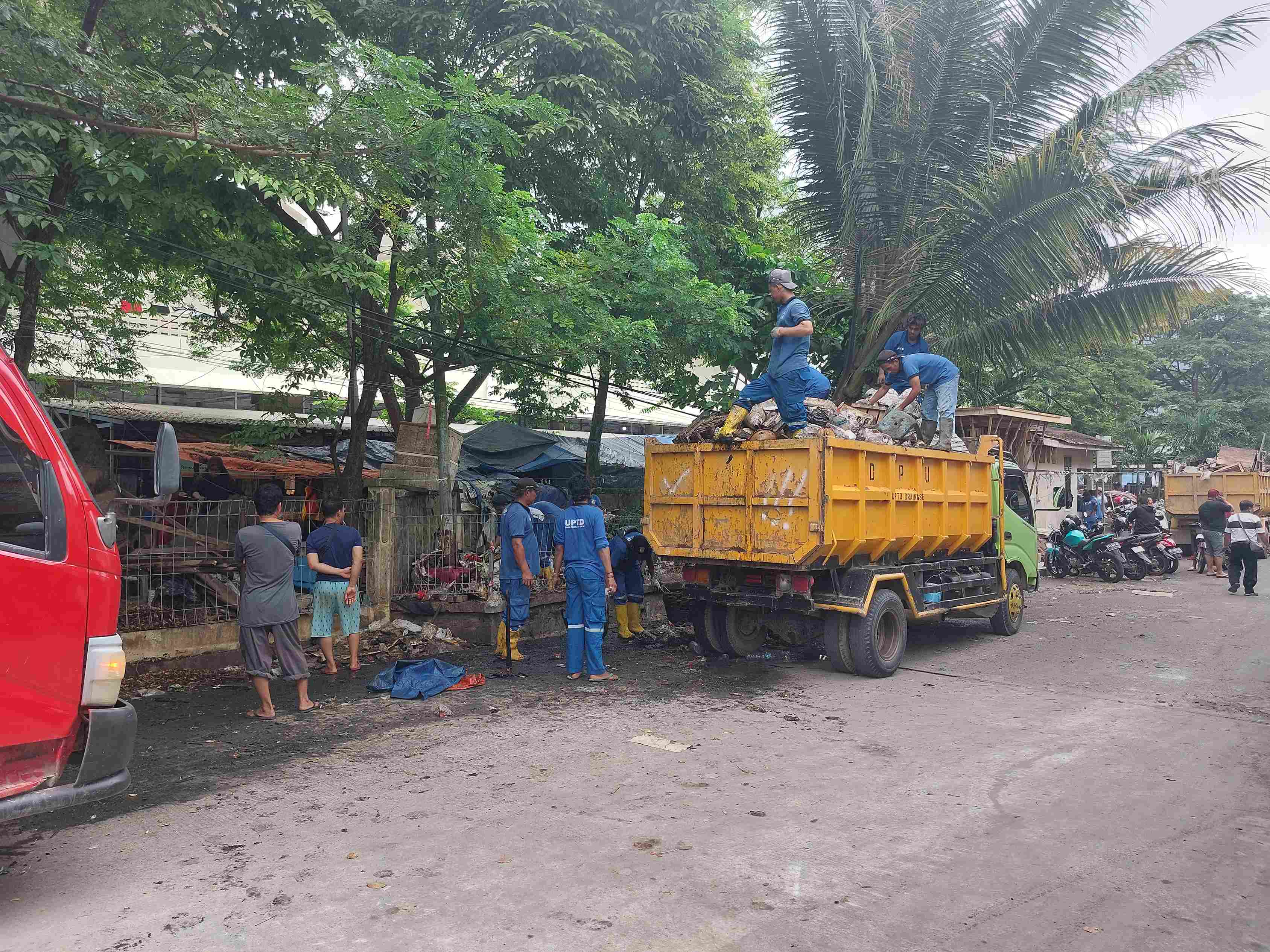 BERSIH: Area Jalan Pandan Wangi masuk zona 1 penertiban sudah bersih dari PKL yang memenuhi fasum dan fasos, Selasa (23/7). (FOTO: DINA ANGELINA/KP)