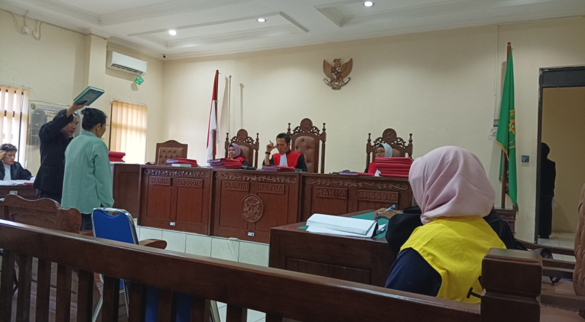 TERKUAK: Saksi pembeli tanah beberkan fakta baru dalam sidang kasus penggelapan di PN Balikpapan. (Foto: Syahrul/KP)