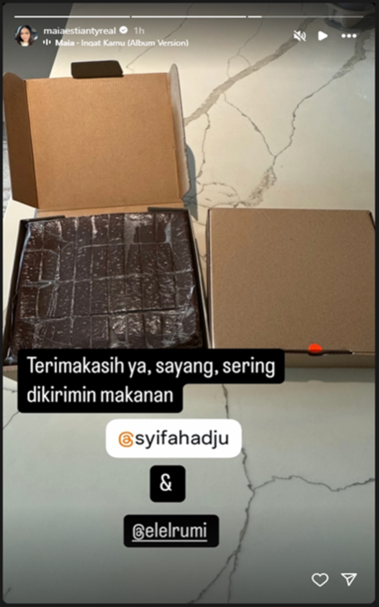 Unggahan Maia Estianty telah diberi Syifa Hadju kue, Senin 29 Juli 2024.