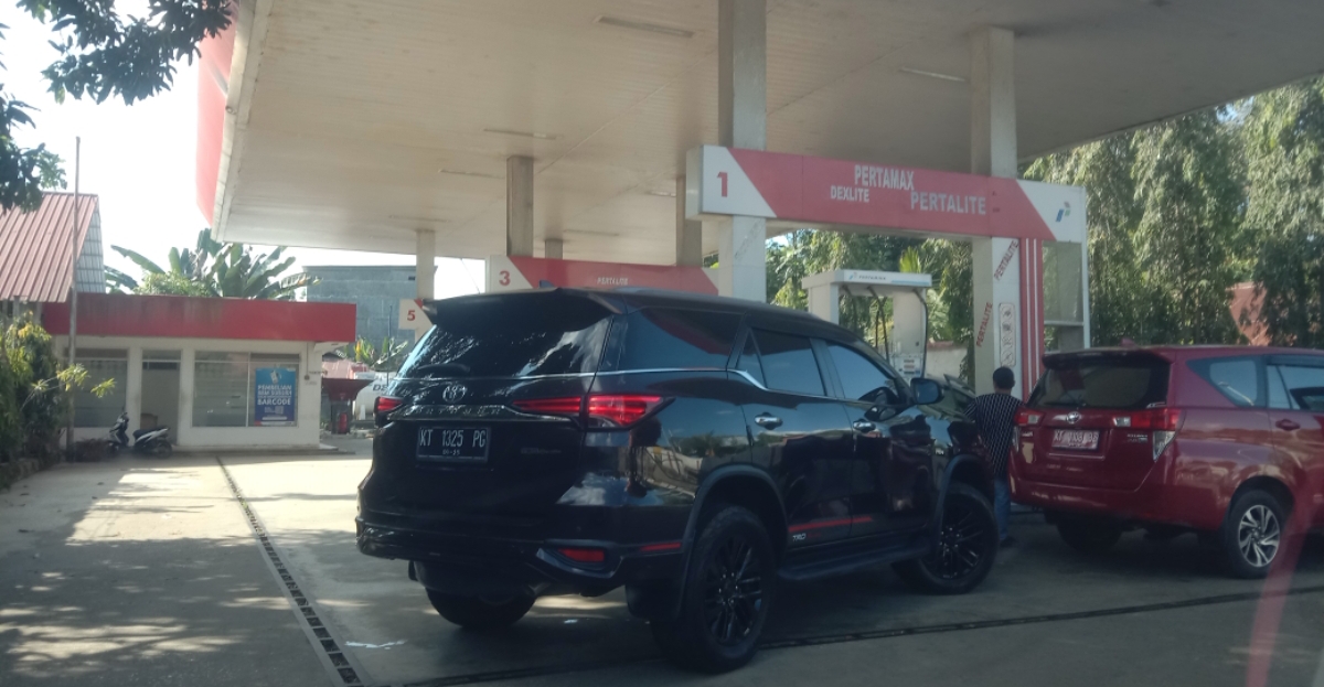 AMPS: Salah satu AMPS di Ngenyan Asa layani pembeli. (FOTO: SUNARDI/KP)