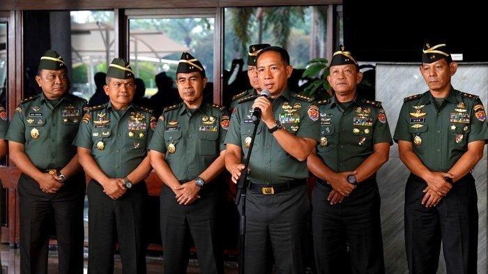 Panglima TNI Jenderal Agus Subianto merotasi 256 perwira tinggi dari tiga matra.