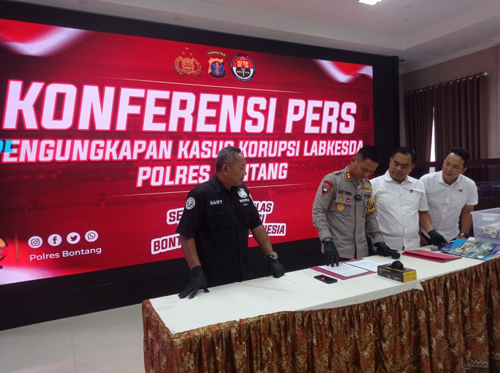 TETAPKAN TERSANGKA: Satreskrim Polres Bontang mengungkap kasus dugaan korupsi pengadaan lahan Labkesda. (FOTO ADIEL KUNDHARA/KP)
