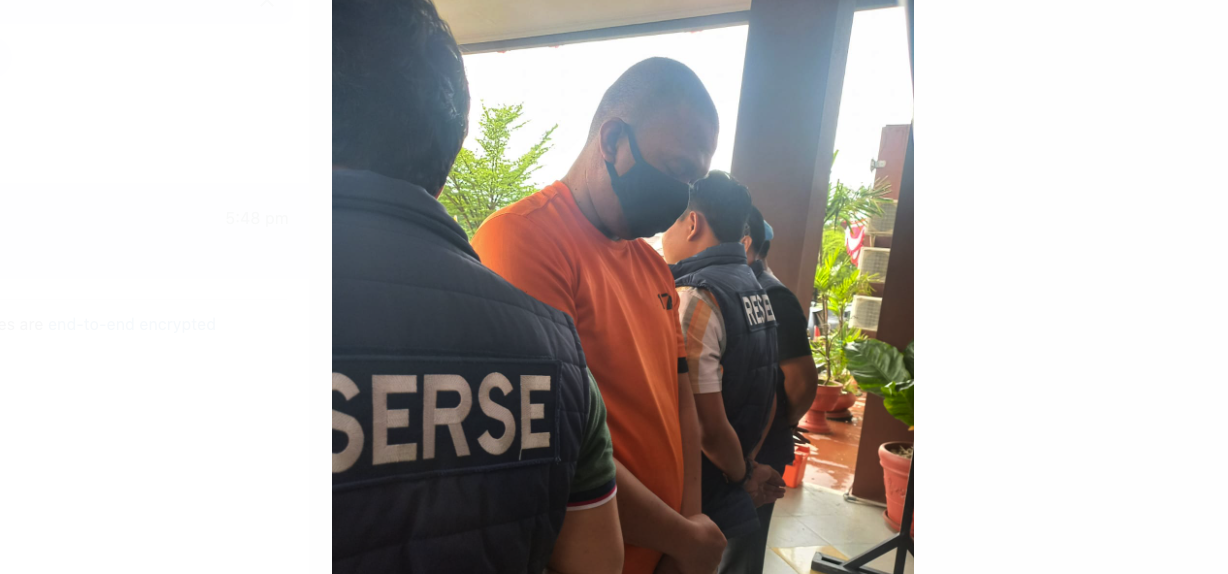 HARUS BERTANGGUNG JAWAB: RIdwan saat dihadapkan kepada publik setelah aksi tipuannya ketahuan. (Foto: Eko)