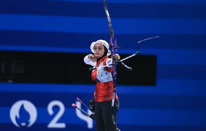 Tangkapan layar Diananda Choirunisa gagal melaju ke babak semifinal Olimpiade 2024 setelah bertanding melawan tuan rumah Lisa Barbelin di Les Invalides pada Sabtu (3/8).