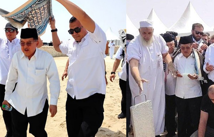 Kolase Mantan Wakil Presiden RI ke-10 dan ke-12, Jusuf Kalla saat menghadiri proses pemakaman Ismail Haniyeh yang berlangsung di Doha, Qatar pada Jumat, (2/8).