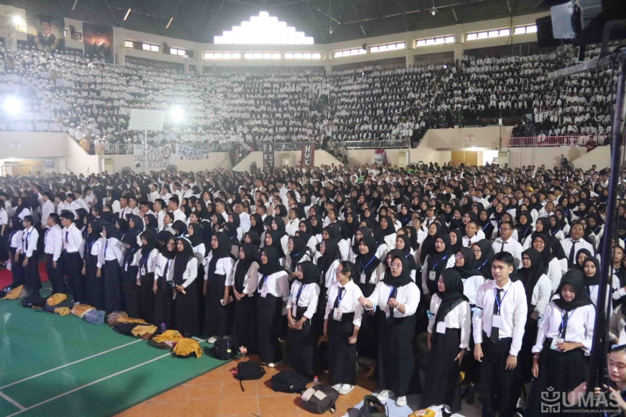 PENGENALAN: Suasana pembukaan PKKMB 2024 Universitas Mulawarman yang menerima sekitar 5.867 mahasiswa baru.
