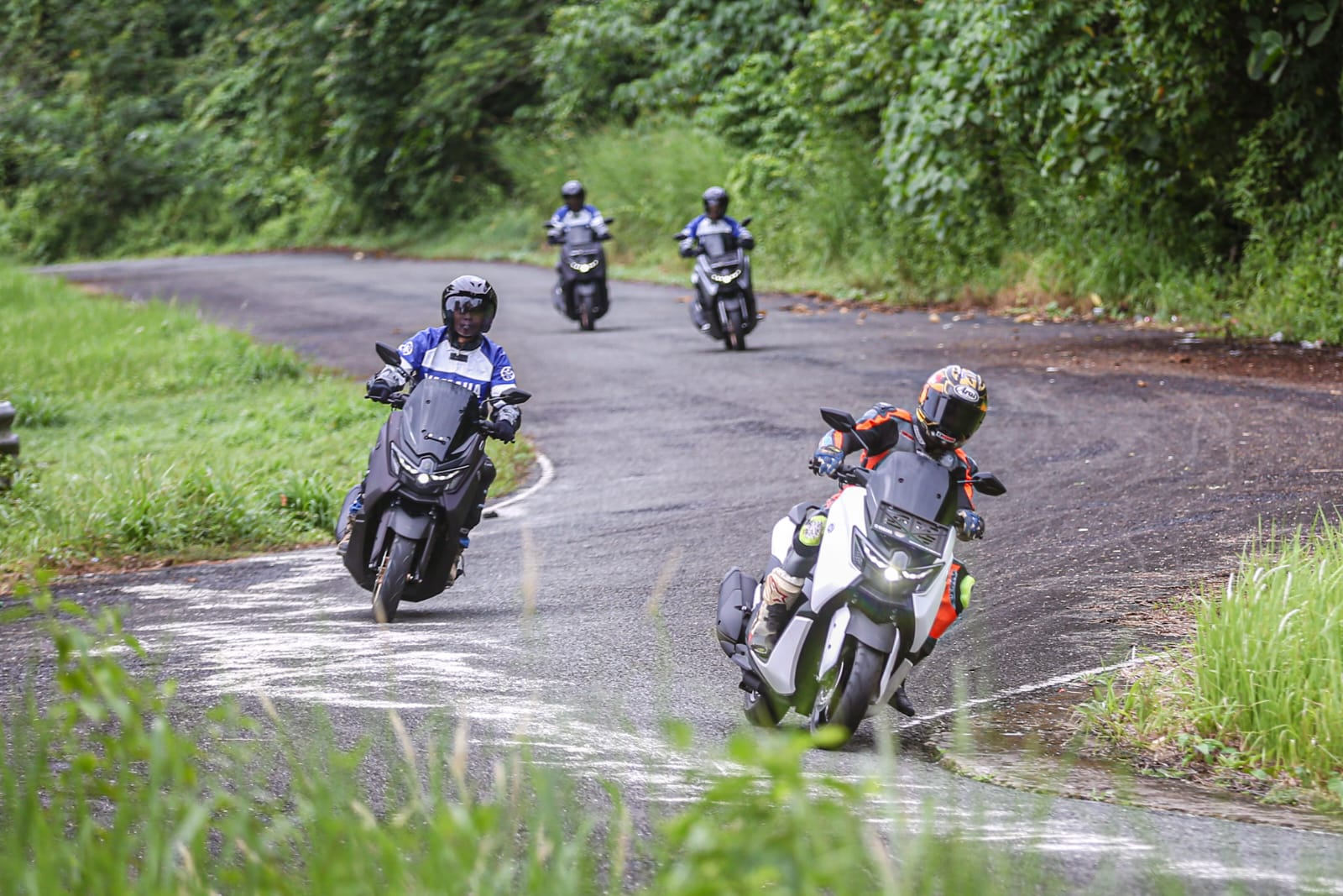 TEST RIDE: Test ride motor NMAX Turbo berlangsung di Sirkuit Kalan Samarinda, Selasa (6/8), melibatkan awak media. (FOTO: IST)