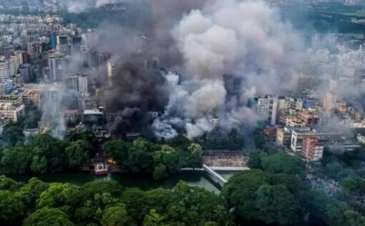 Kerusuhan di Bangladesh terus menimbulkan korban jiwa. Satu WNI dikabarkan meninggal dunia akibat kerusuhan tersebut. (FOTO: DOK/KP)