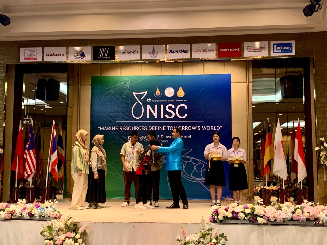 MAMPU: Dari event NISC 2024 Thailand, SMA 10 berhasil mendapatkan Juara Pertama dan Kedua dari  dua kategori. (FOTO/IST)
