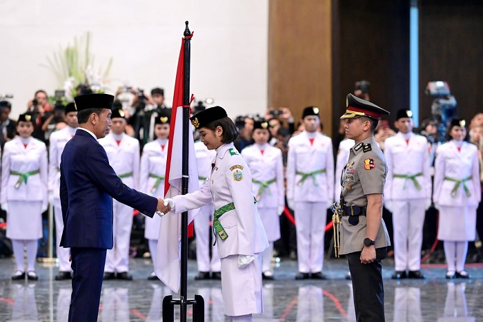 Livenia Evelyn Kurniawan ditunjuk sebagai pembawa baki bendera yang mewakilli Kaltim pagi tadi, Sabtu (17/8/2024).
