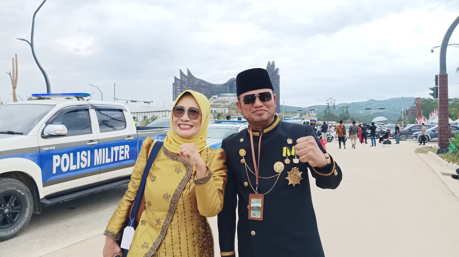 BERSAMA: Rudy Mas&rsquo;ud dan Hetifah Sjaifudian setelah melangsungkan upacara kemerdekaan HUT RI Ke-79 di IKN.