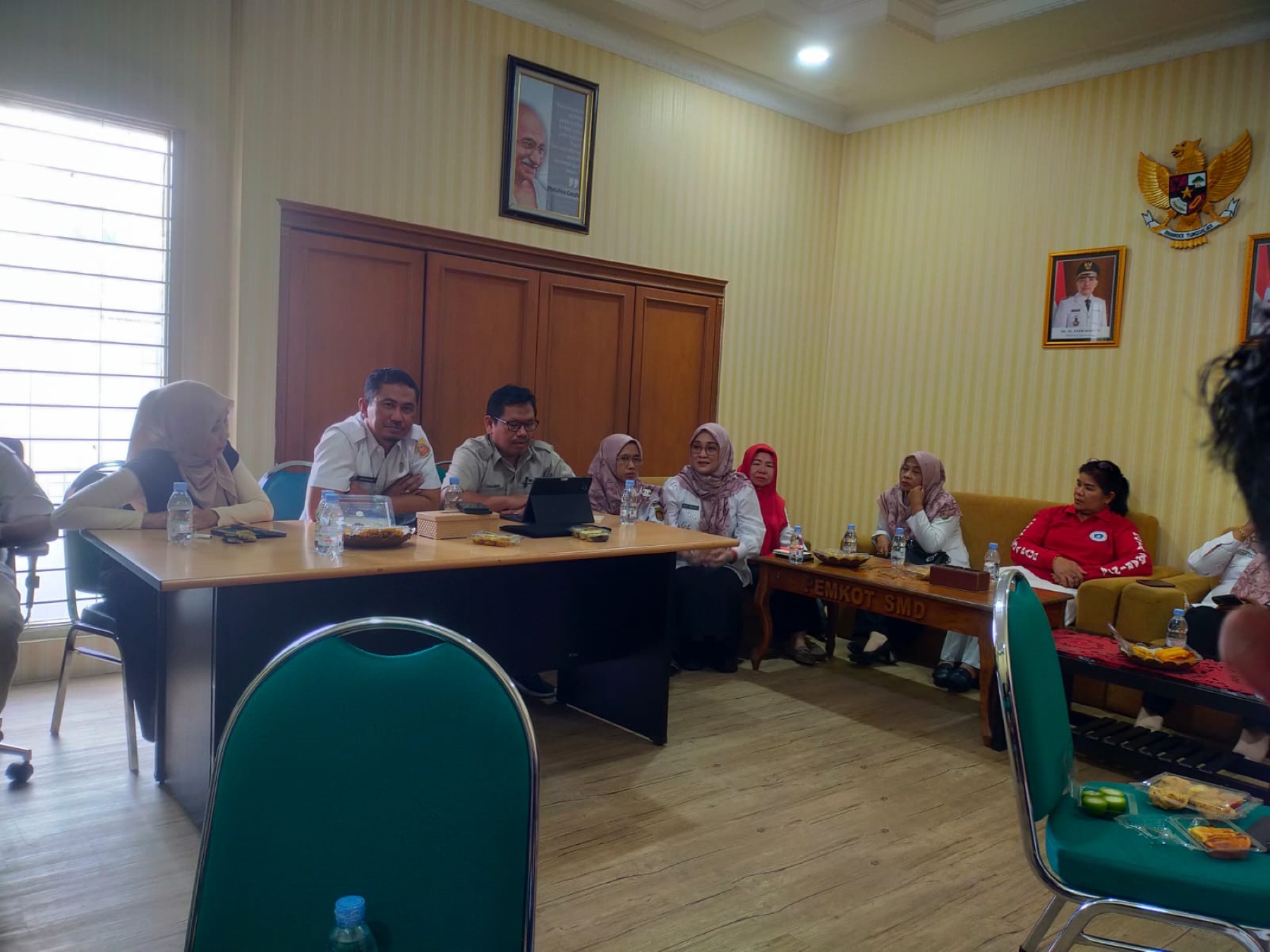MEDIASI: TWAP Samarinda memediasi kekisruhan masalah jual-beli buku antara orangtua murid dengan perwakilan sekolah.