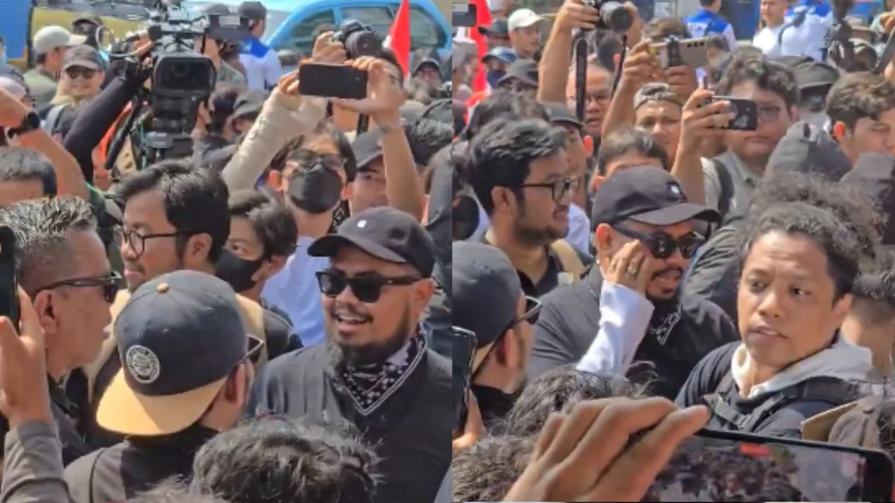 Para komika ikut terlibat dalam aksi unjuk rasa di depan Gedung DPR RI, Jakarta.