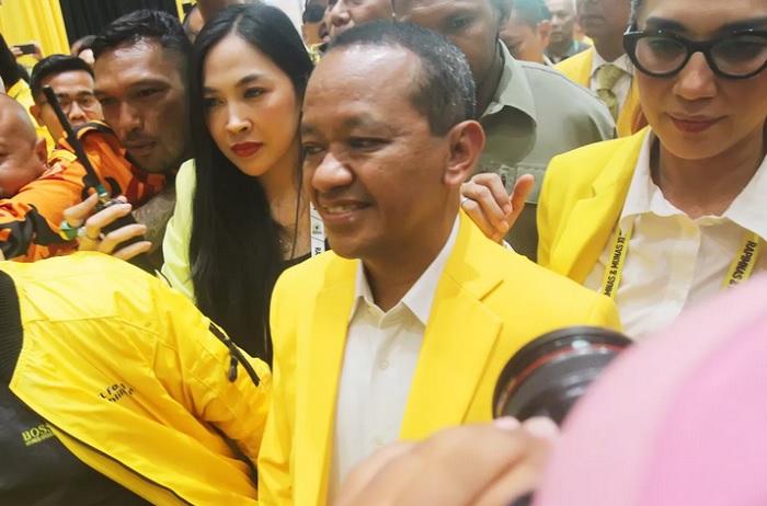 Bahlil mengingatkan para kader untuk berhati-hati dengan sosok yang disebutnya sebagai " Raja Jawa ".