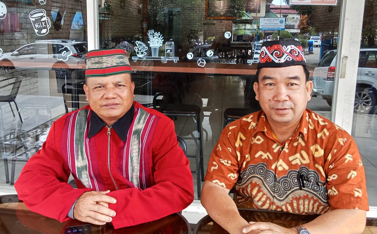 MUBES IV : Ekmond SP Cabong (kiri) bersama Nuh Lenjau menyampaikan pelaksanaan Mubes IV DADKT disepakati pada 30 - 31 Agustus 2024.