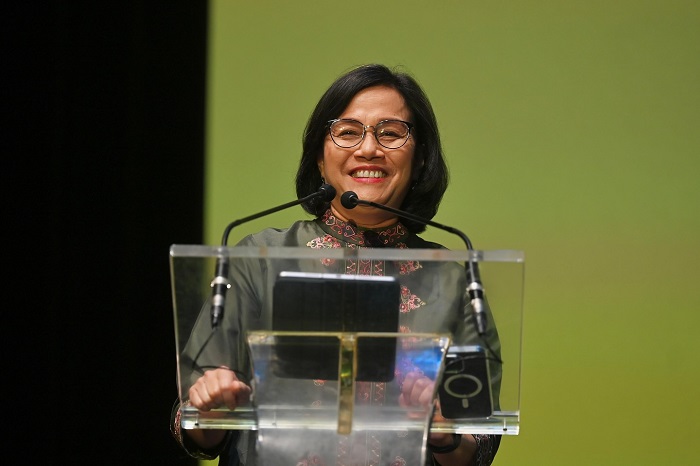 Sri Mulyani Indrawati menyatakan regulasi pajak karbon tengah disiapkan sebagai langkah konkret dalam mendukung komitmen Indonesia untuk mencapai net zero emission pada tahun 2060.