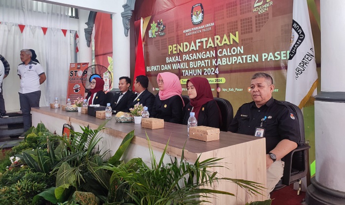 HEAD TO HEAD: Pilkada Paser 2024 ini hanya akan diramaikan dua pasangan calon, yaitu Fahmi Fadli - Ikhwan Antasari, melawan Syarifah Masitah Assegaf - Denni Mappa.&nbsp;