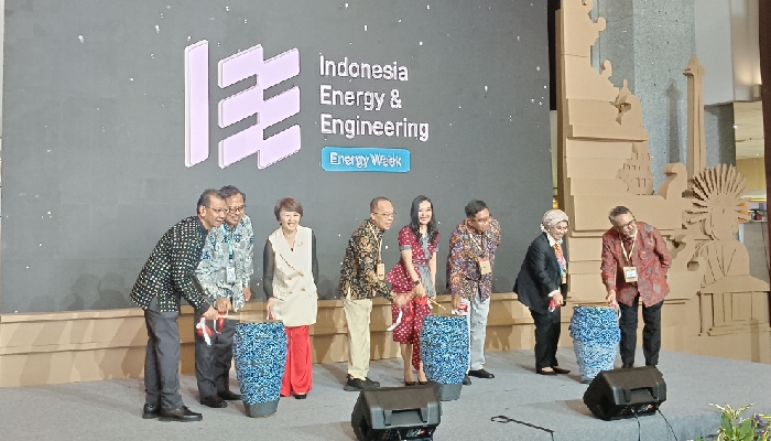 SEREMONI: Pameran Indonesia Energy and Engineering (IEE) Series 2024 resmi dibuka di Jakarta International Expo, Kemayoran. Rabu, (28/8).