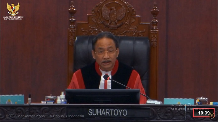 LANJUT BULAN DEPAN: Sidang yang mengagendakan mendengarkan keterangan DPR dan Bupati Kukar selaku pihak terkait hanya dihadiri oleh perwakilan Bupati Kukar yang dilaksanakan di Gedung MKRI 1 Lantai 2.
