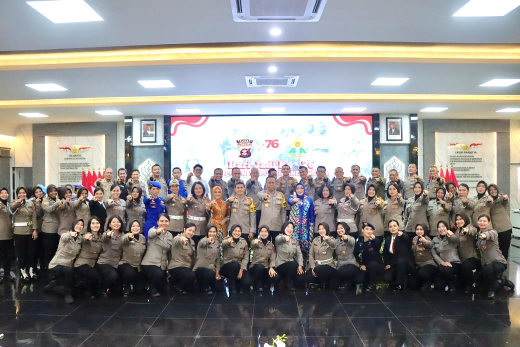 POLWAN: Hari jadi ke-76 Polwan Polresta Samarinda diramaikan dengan menggelar berbagai acara. (FOTO/POLRESTA SAMARINDA)