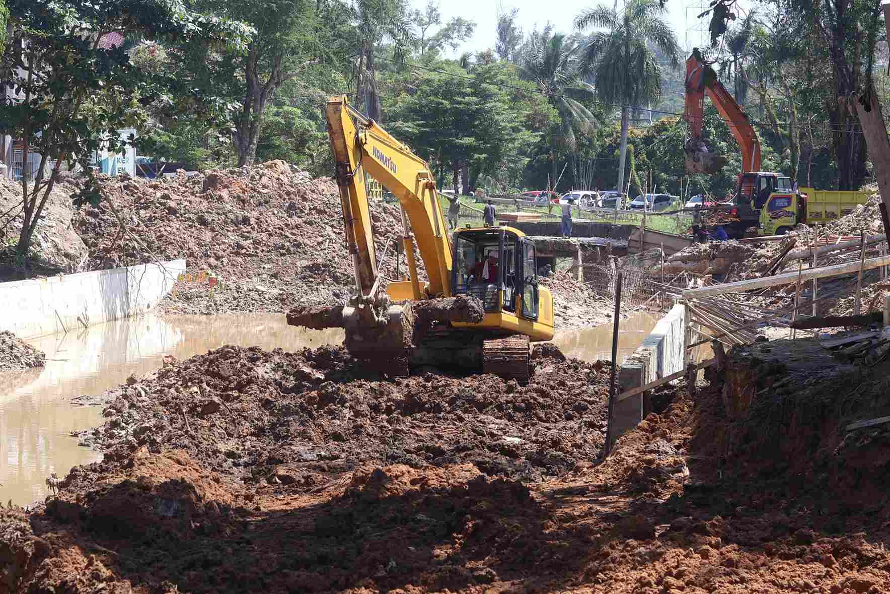 DIGARAP: Pelebaran saluran sekunder Balikpapan Baru untuk menangani banjir di Kota Balikpapan. (Foto: Anggi/Kp)