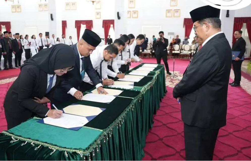 BARU BERTUGAS : Penjabat (Pj) Gubernur Kaltim Akmal Malik&nbsp;melantik dan mengambil sumpah 5.013 PPPK di Odah Etam lingkungan Kantor Gubernur Kaltim, 30 Mei 2024 lalu.