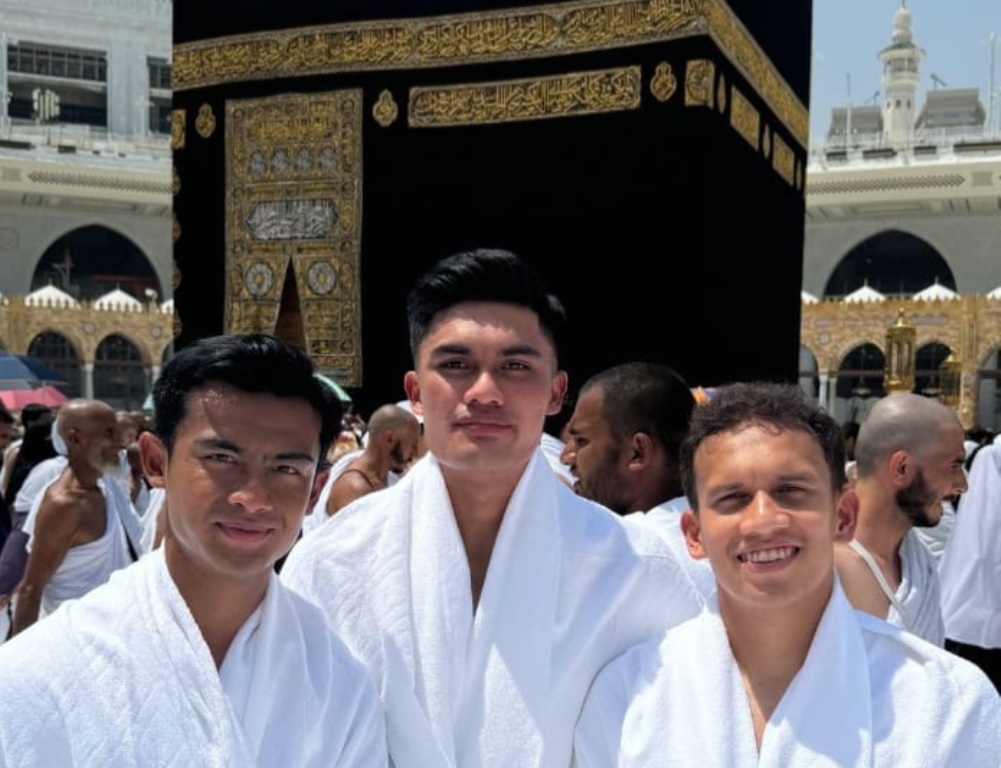 Jelang lawan Arab Saudi, pemain Timnas Indonesia jalani umrah.