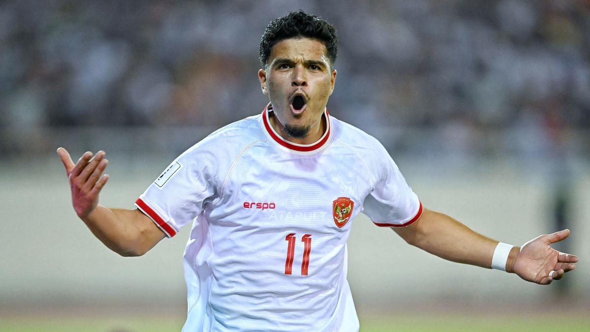 Pesepak bola Timnas Indonesia Ragnar Oratmangoen.