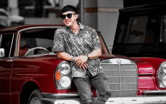 Kecelakaan tunggal menimpa Ruri Repvblik di Ciamis, Jawa Barat. Vokalis band Repvblik ini terjatuh dari motor gede saat melintas di tikungan, Jumat (6/9).