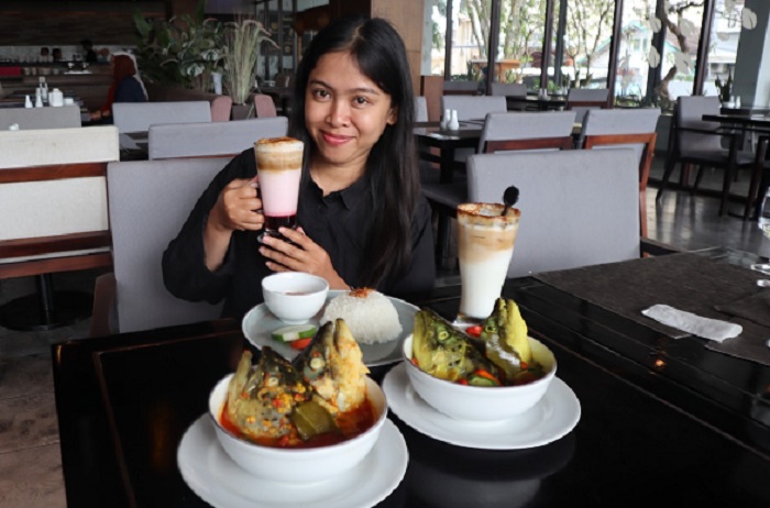 PROMO: Rayakan momen selama periode September ini dengan menikmati ikan salmon masak gulai dan gangan, juga promo minuman kopi yang creamy dengan sea salt yang menggoda.