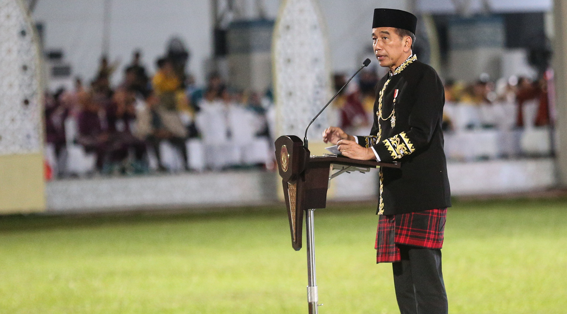 TAMPIL: Presiden Jokowi saat membuka acara MTQ Nasional.