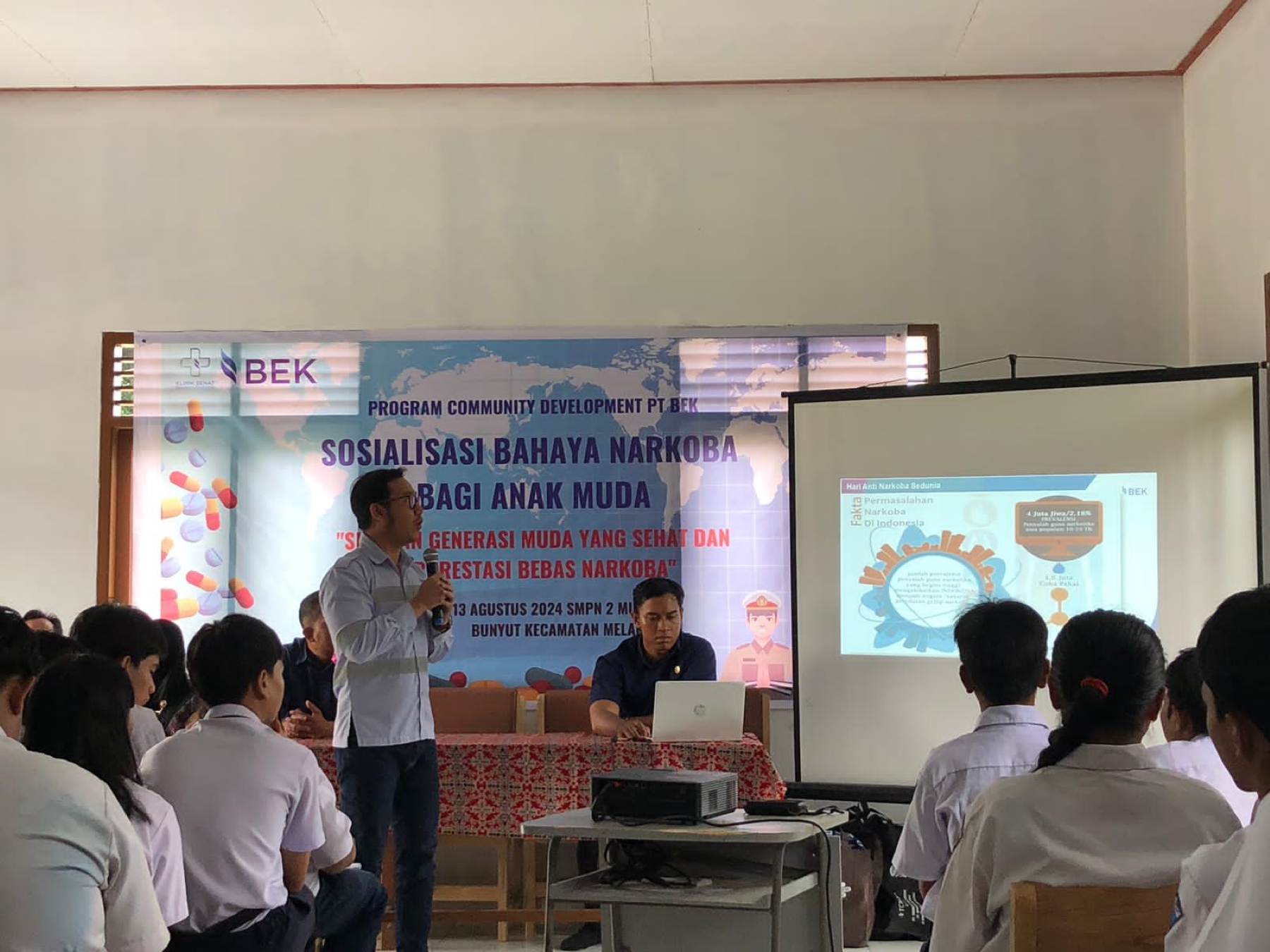 SOSIALISASI: PT BEK sosialisasi narkoba di SMPN 2 Muara Bunyut Kecamatan Damai.
