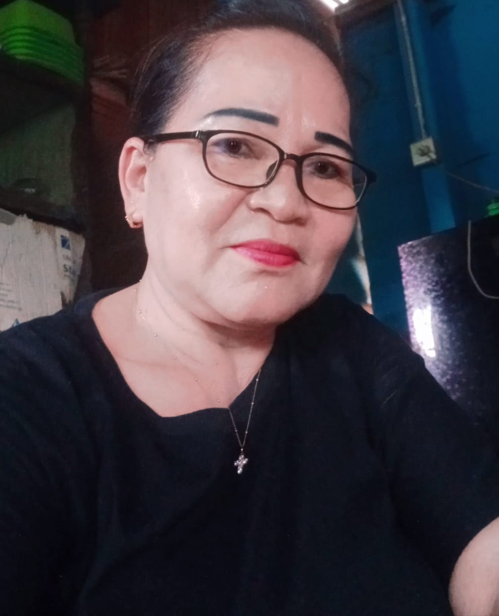 Diana Ipui mewarisi resep turun temurun pembuatan burak. (Foto: Ist)