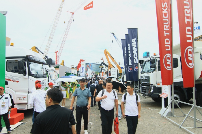 Pameran IEE Series 2024 menampilkan berbagai teknologi industri berkelanjutan, mulai dari sektor energi hingga konstruksi.