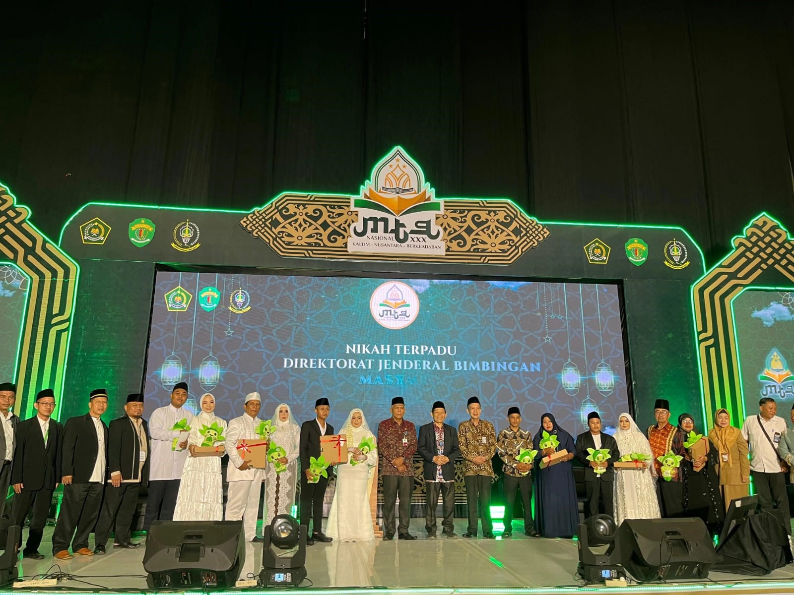 MEMBANTU: Program Nikah Terpadu yang dilaksanakan Kemenag di sela MTQ Nasional 2024 di Kaltim.