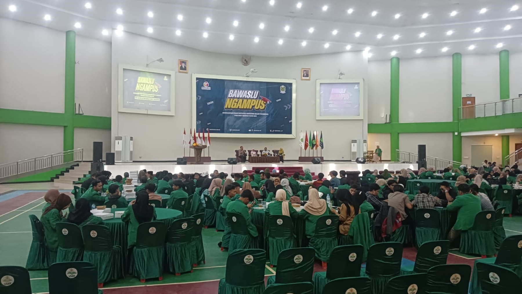 NGAMPUS: Bawaslu masif menyosialisasikan pentingnya pilkada bersih, jujur, dan adil ke kampus-kampus. Seperti yang digelar di UINSI Samarinda, Kamis (12/9/2024).