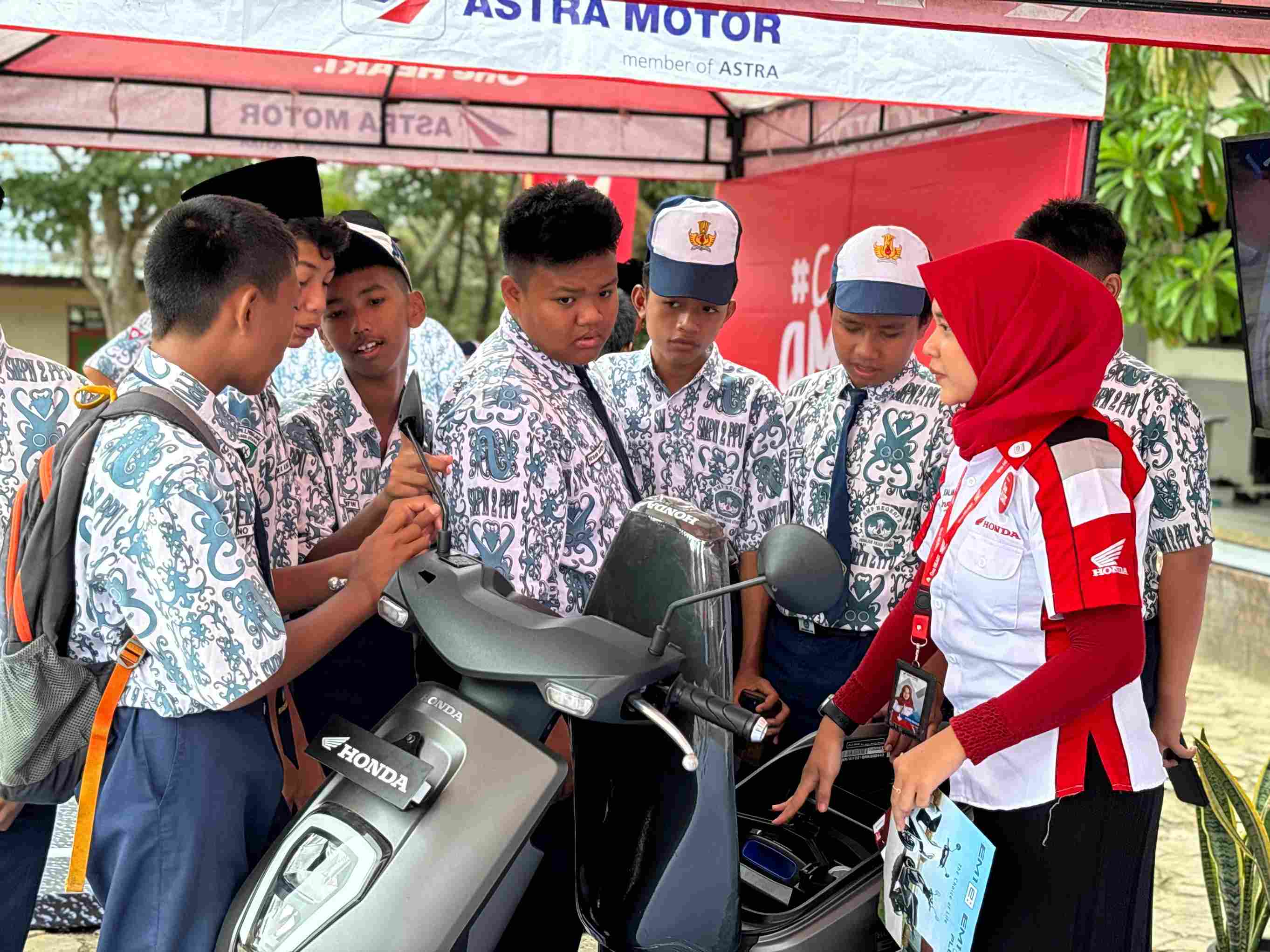 Sebagai salah satu produk teranyar dalam jajaran sepeda motor dari Astra Motor Kaltim 1, Honda EM1 e menawarkan solusi transportasi yang ramah lingkungan. (Foto: Ist)