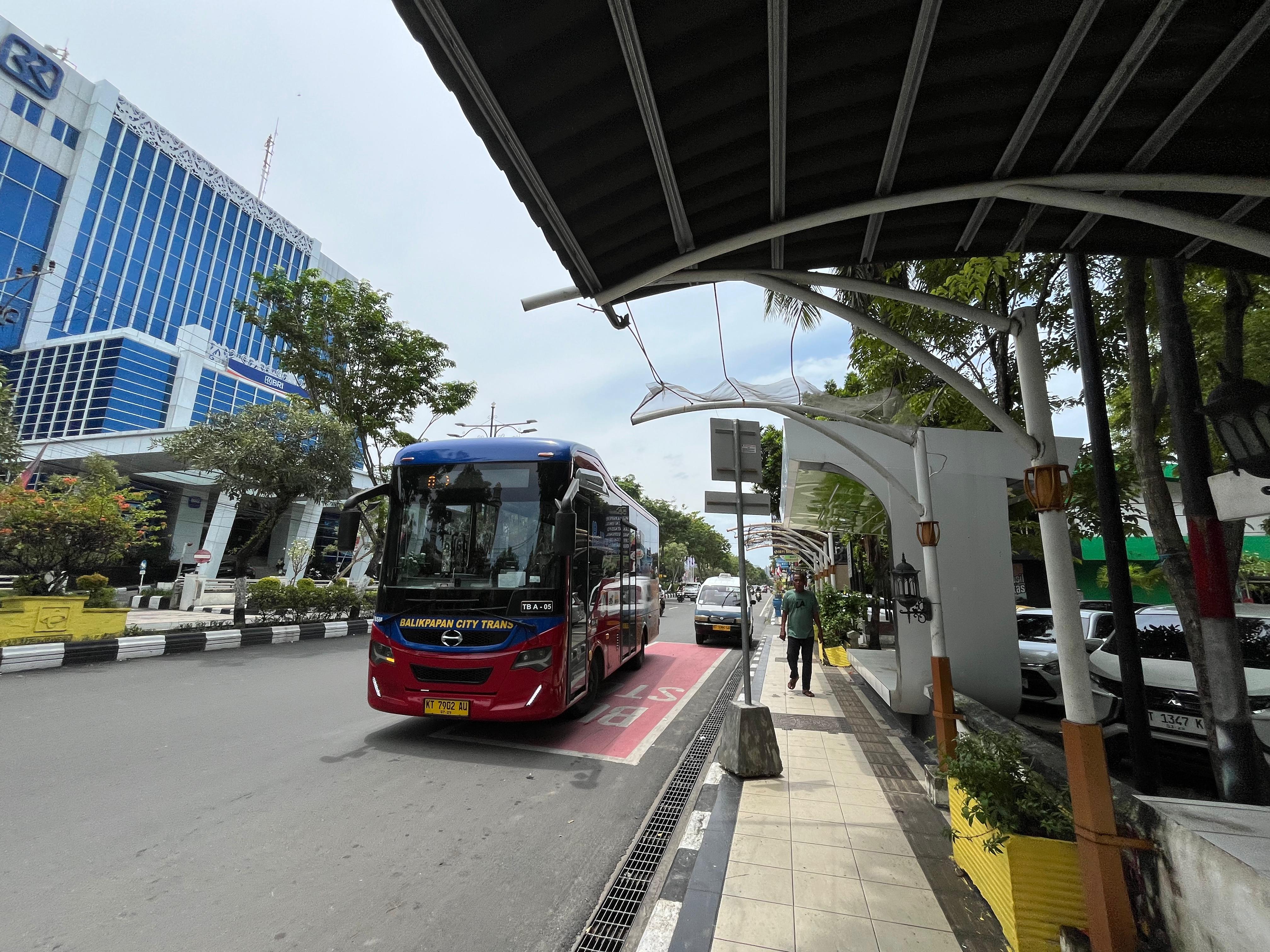 LAYANAN: Moda transportasi publik Balikpapan City Trans.
