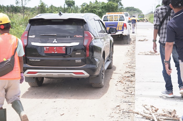JALAN BARU: Jalan di kawasan Cagar Alam ini akhirnya bisa dibangun oleh pemerintah daerah setelah adanya kerja sama MoU dengan BKSDA Kaltim.