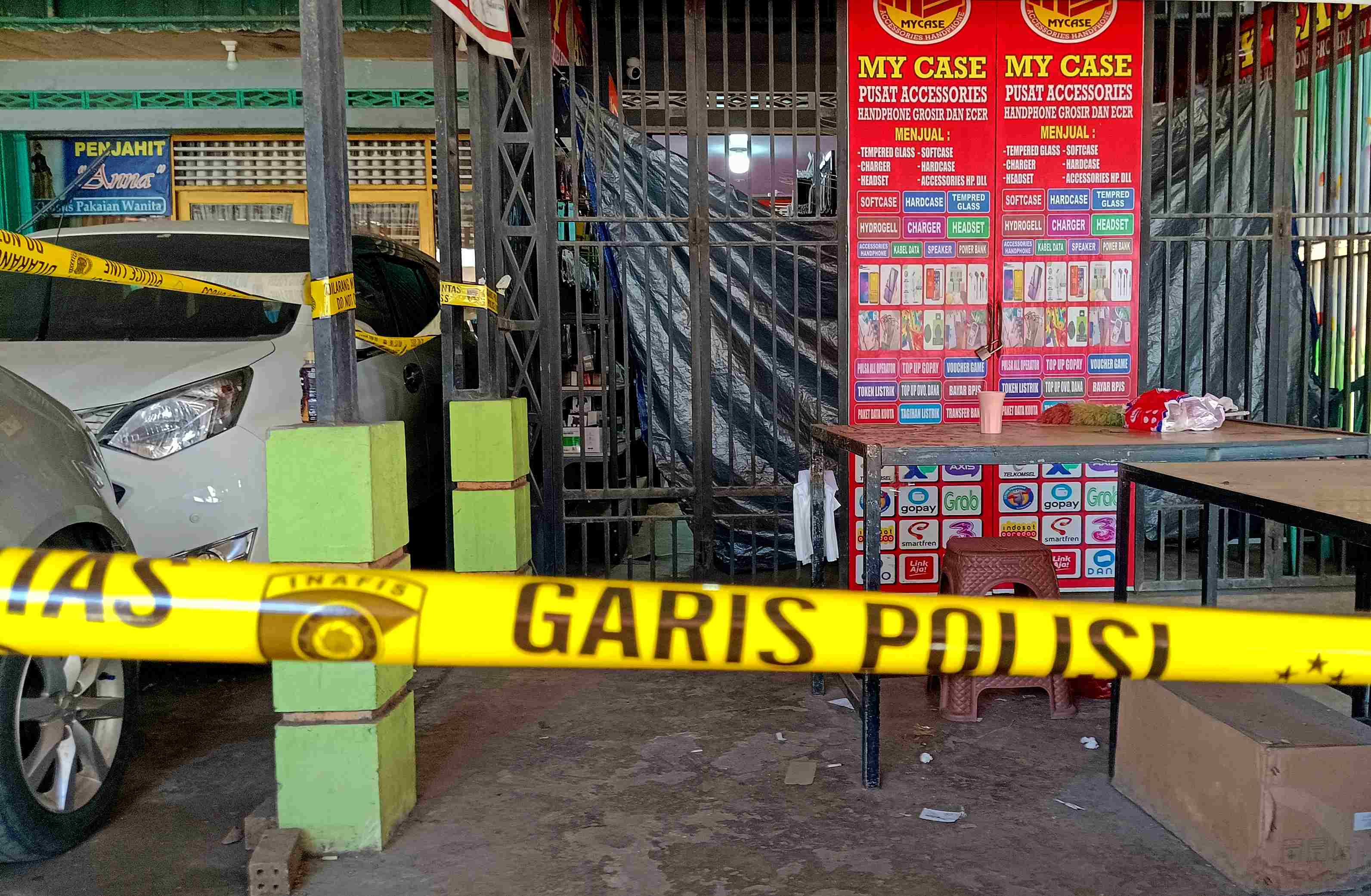 DIGARIS POLISI: Kasus pembunuhan penjaga konter handphone di Balikpapan masih didalami polisi. (Foto: Syahrul/KP)