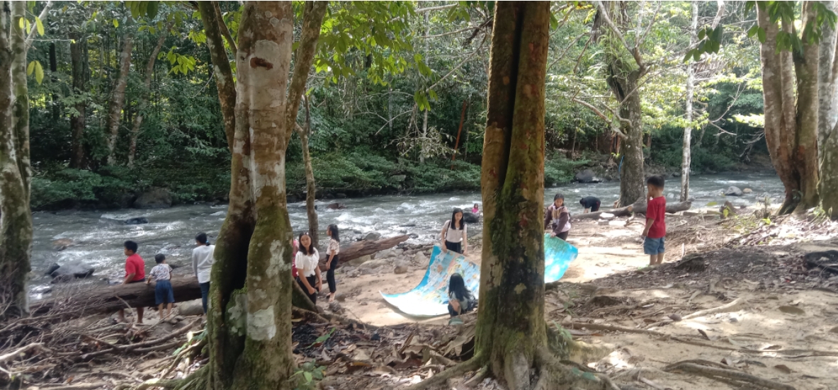 WISATA: Bumi Perkemahan Batu Bura Kampung Lakan Bilem dipadati pengunjung. (FOTO: SUNARDI/KP)