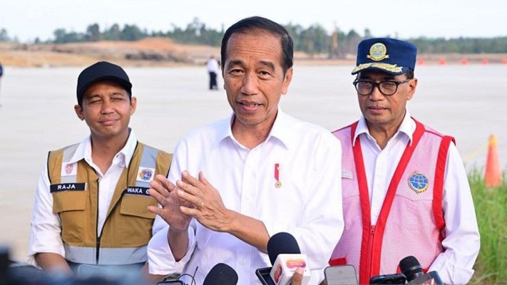 Jokowi mengingatkan para calon investor untuk berinvestasi sekarang, sebelum harga tanah melonjak tinggi.