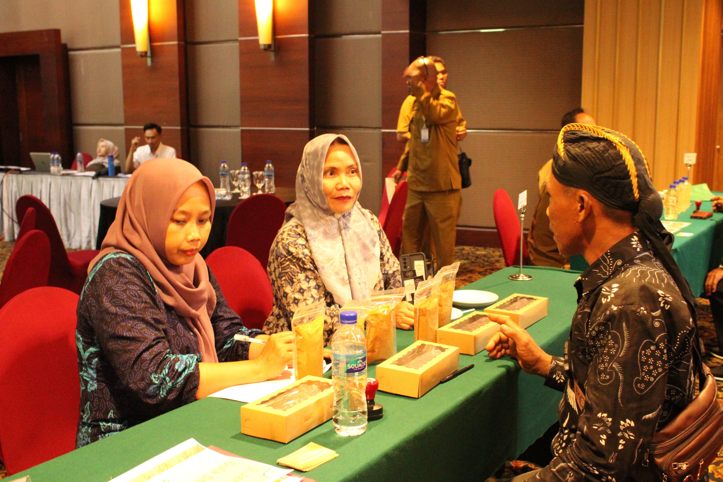 BUSINESS MATCHING: Sedikitnya 68 peserta kelompok tani dan pelaku usaha komoditas perkebunan lakukan business matching. Untuk memperkuat konektivitas antara semua pihak yang terlibat. (FOTO: IST)