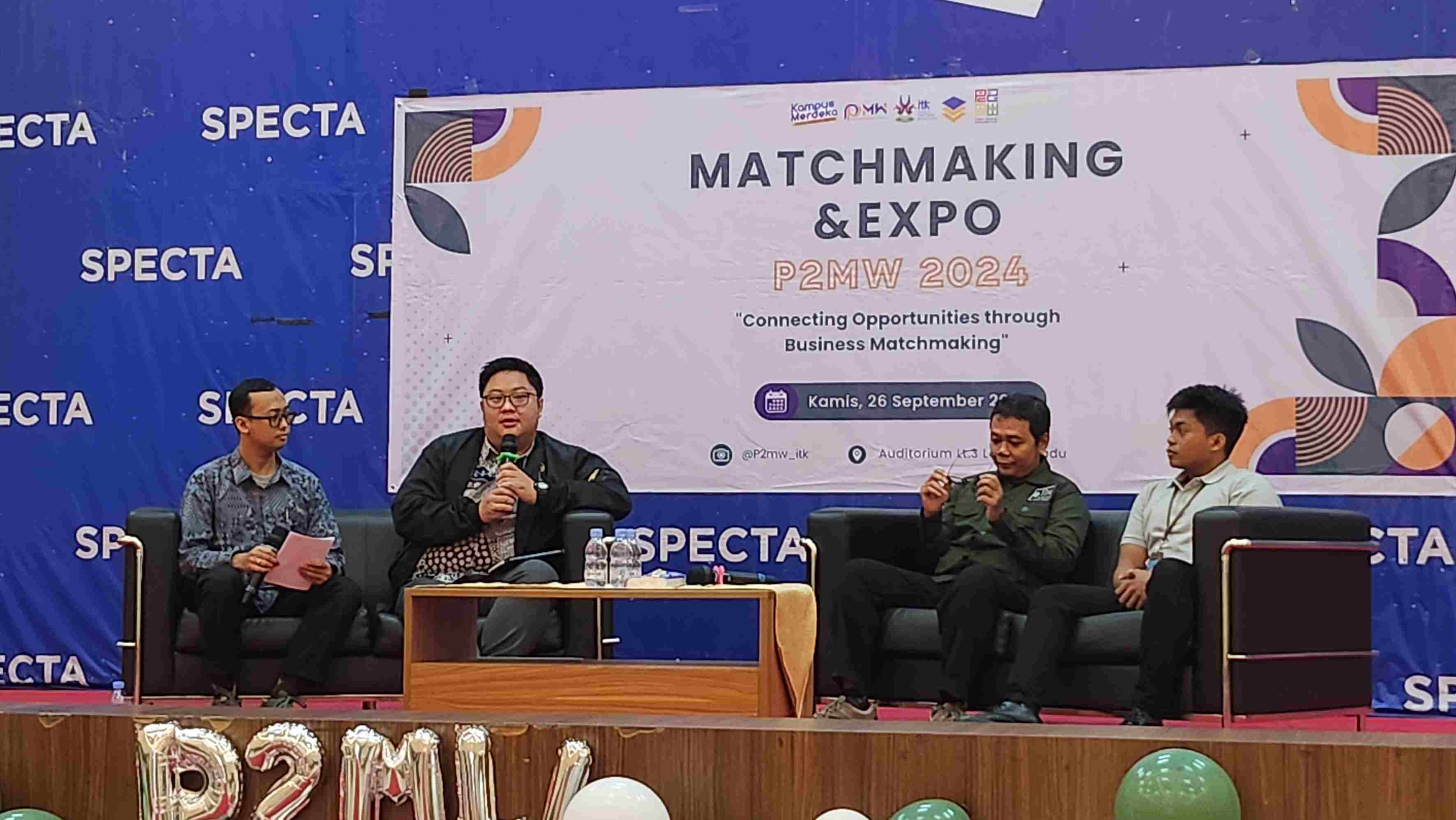 Talkshow dengan Sekretaris BPCI Hipmi Balikpapan Ken Arif P2MW yang berlangsung di Auditorium Lab ITK.&nbsp; (Foto: Ulil/KP)