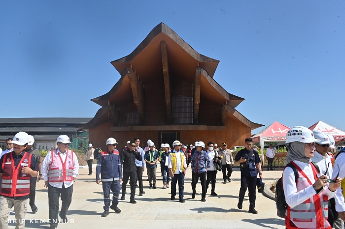 KURANG 60 KM: Jarak antara Bandara Internasional Nusantara dengan Bandara SAMS Sepinggan.