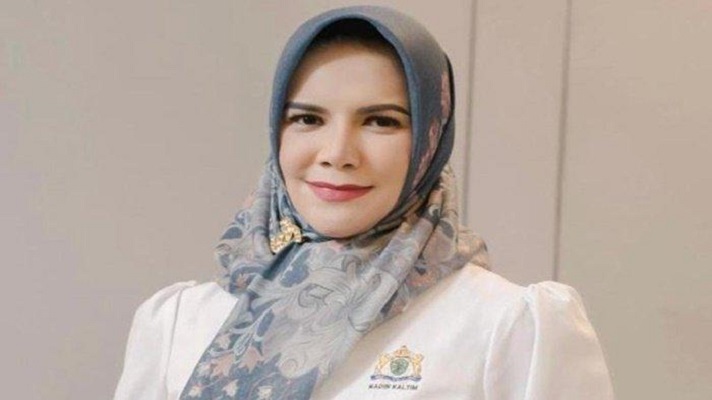 Dayang Donna Faroek, memastikan dirinya tetap maju sebagai calon Wakil Bupati Penajam Paser Utara (PPU) dalam Pilkada 2024.