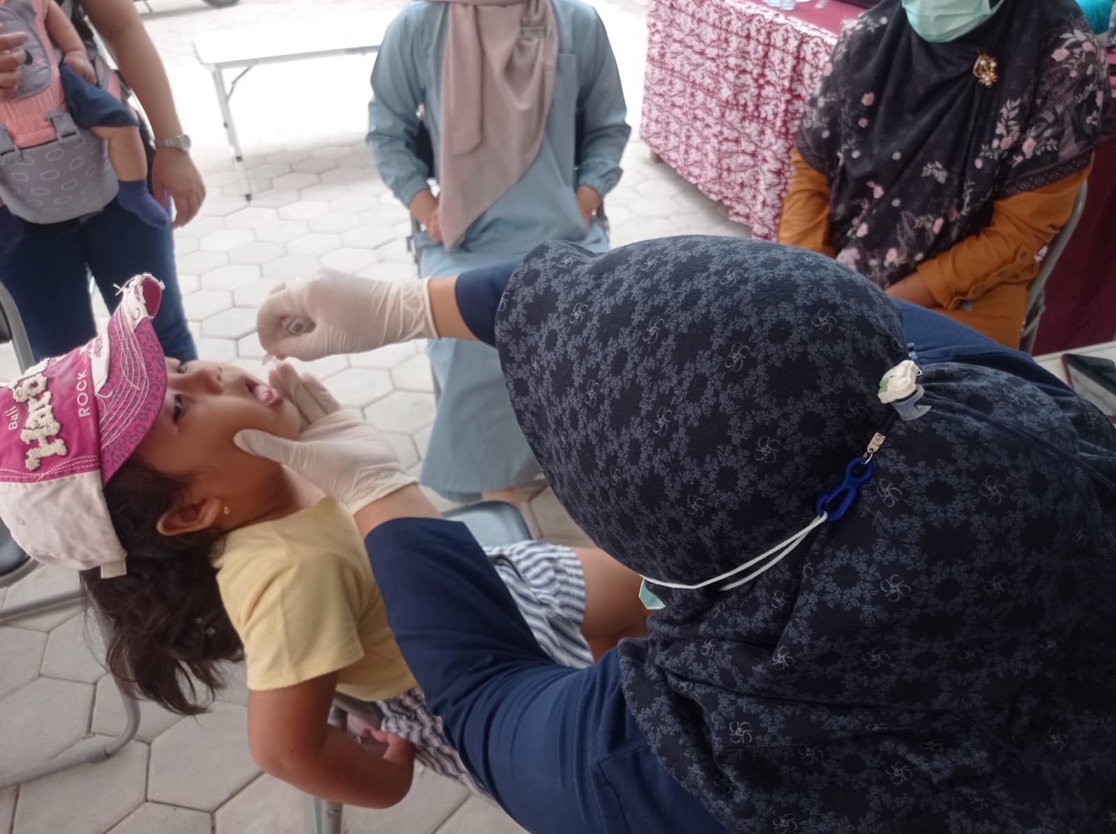 GENJOT CAPAIAN: Dinas Kesehatan telah menyusun formula yakni pelaksanaan vaksinasi door to door bagi anak usia 0 sampai 7 tahun yang belum mendapatkan imunisasi polio. (FOTO: ADIEL KUNDHARA/KP)