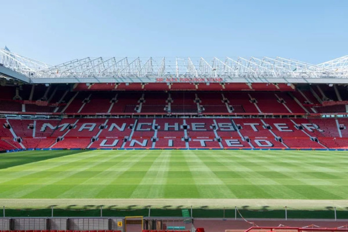 Old Trafford kandang Manchester United (MU).