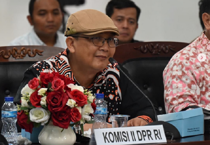 KH Aus Hidayat Nur, politikus PKS dari Kalimantan Timur, dikenal sederhana dan merakyat.
