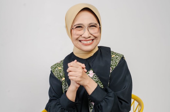 Hetifah Sjaifudian, legislator perempuan tangguh DPR RI dari Kaltim. Aktif dalam berbagai organisasi  dan terus berjuang untuk kesejahteraan.